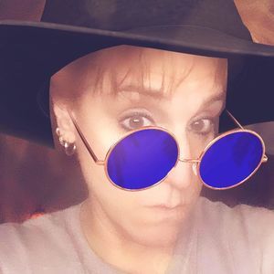 Meet your Posher, Pamela